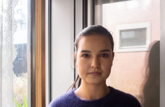 Le combat de Gulhumar Haitiwaji pour revoir sa mère, enfermée en Chine parce que musulmane