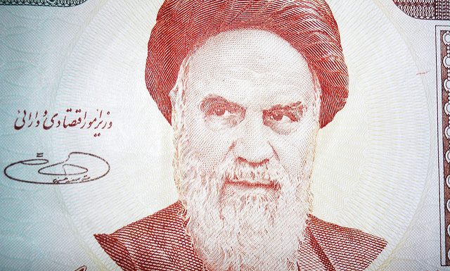 Iran : manifestation à Paris pour le 40e anniversaire de la révolution