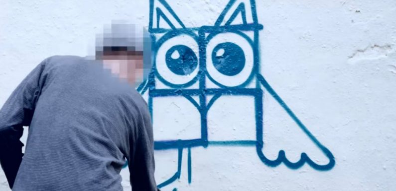 Brillante idée : à Berlin, des graffeurs transforment les croix gammées en animaux mignons
