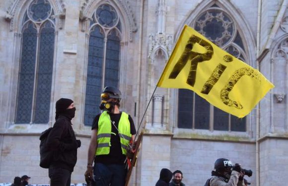 Gilets jaunes : « Le référendum n’est pas la panacée du renouveau de l’expression citoyenne »