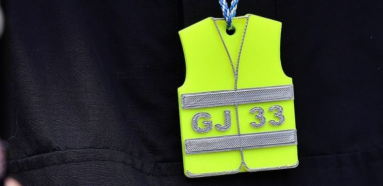 Dénonçant banquiers, hauts fonctionnaires et médias, Patrick Sébastien met le Gilet jaune (VIDEO)