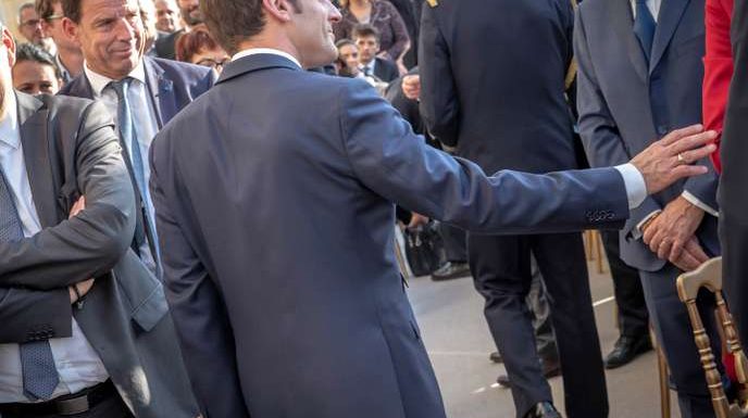 Macron et les patrons, de l’admiration au mariage de raison