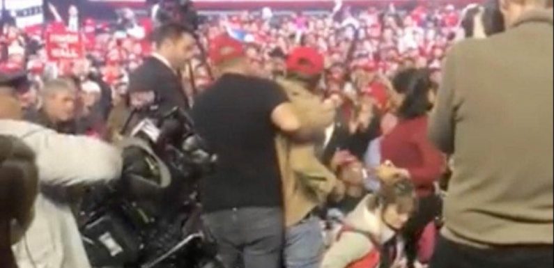 Etats-Unis : un cameraman de la BBC agressé lors d’un meeting de Trump