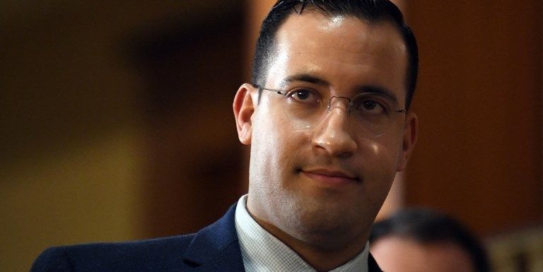 La discrétion de l’Exécutif sur l’affaire du contrat russe
