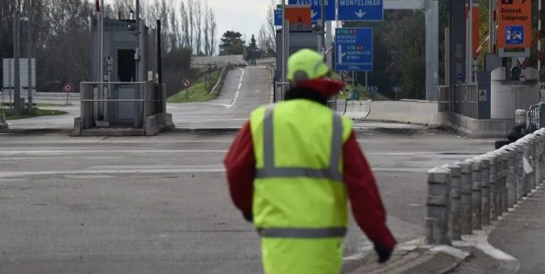 Un gilet jaune drômois en prison après la découverte d’une voiture chargée de bonbonnes de gaz