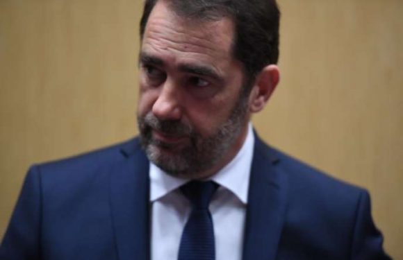 « Gilets jaunes » : Castaner dénonce une « violence insupportable » après l’attaque d’un fourgon de police à Lyon