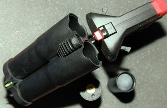 Le serveur d’un restaurant parisien était-il armé d’un Flash-Ball pendant l’acte 13?