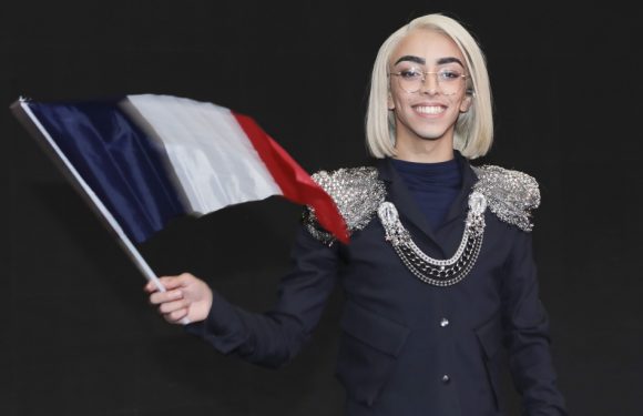 VIDEO. «Laissez-moi tranquille, laissez-moi vivre»… Bilal Hassani répond aux attaques et polémiques