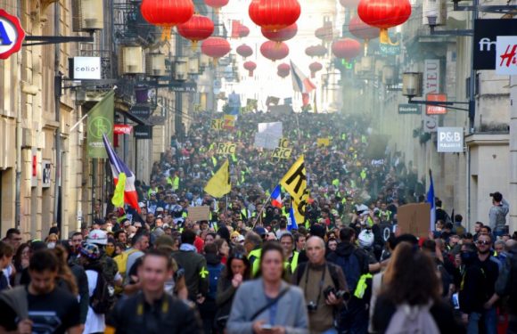 Sondage: 52% des Français estiment que les «gilets jaunes» doivent cesser leur mouvement
