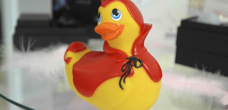 Offrir un sex-toy pour la Saint-Valentin: Un cadeau comme un autre ou choix tabou?