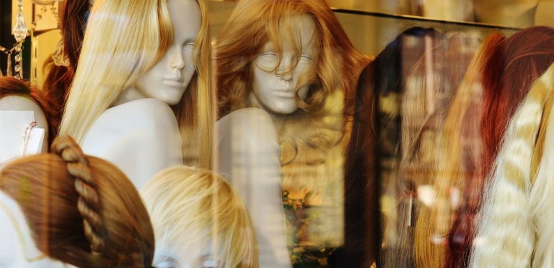 Journée mondiale contre le cancer : Face à la perte de vos cheveux, vous avez choisi d’avoir recours à une perruque et de le montrer ? Envoyez-nous votre photo.
