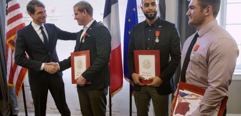Les trois héros américains du Thalys ont reçu la nationalité française