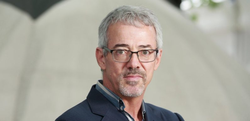 Disparition de Sala: «L’avion n’était pas en morceaux», David Mearns s’exprime après la découverte de l’épave et d’un corps