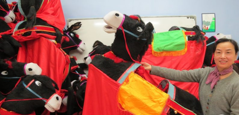 VIDEO. Nouvel An chinois à Paris: Danse du cochon, pousse-pousse, costumes… Dans les coulisses du défilé