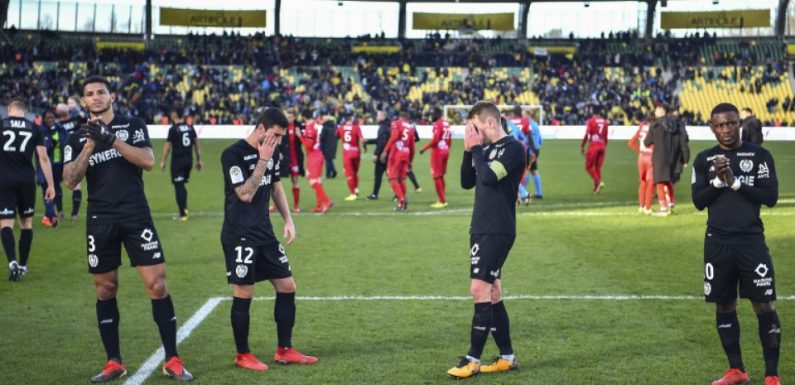 FC Nantes-Nîmes: Après la pause, le FCN éteint la lumière… «Inacceptable», selon Vahid