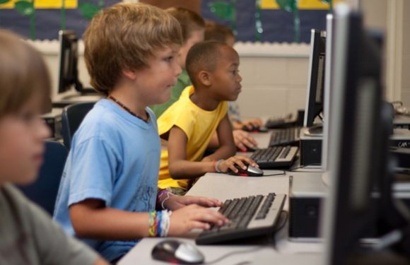 Pourquoi l’éducation aux médias est-elle toujours à la traîne en France?