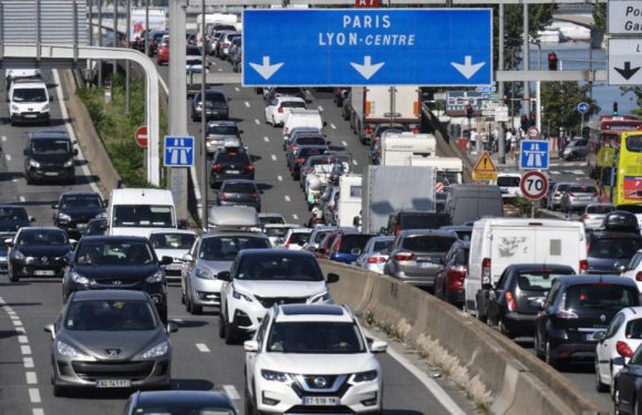Grand débat national: 40% des Français disent ne pas avoir d&rsquo;alternative à la voiture