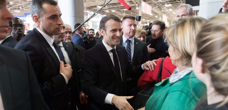 Salon de l’Agriculture: Éleveurs, retraité handicapé, saucisson… Bain de foule géant et hétéroclite pour Emmanuel Macron