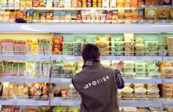 Un grand pacte national pour chasser les emballages plastiques inutiles dans les rayons