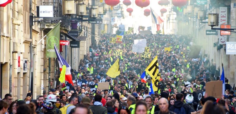 «Gilets jaunes» à Bordeaux: Environ 4.500 manifestants samedi, et encore des heurts en fin de parcours