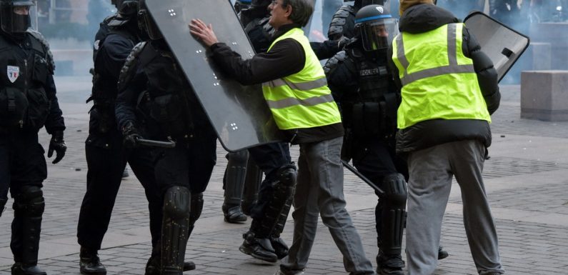 «Gilets jaunes»: Pourquoi les services secrets s’intéressent aux manifestants