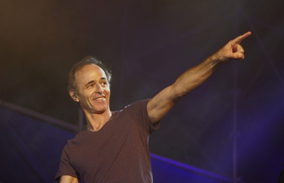 Jean-Jacques Goldman ne reviendra pas aux côtés des Enfoirés, afin de laisser la place aux jeunes