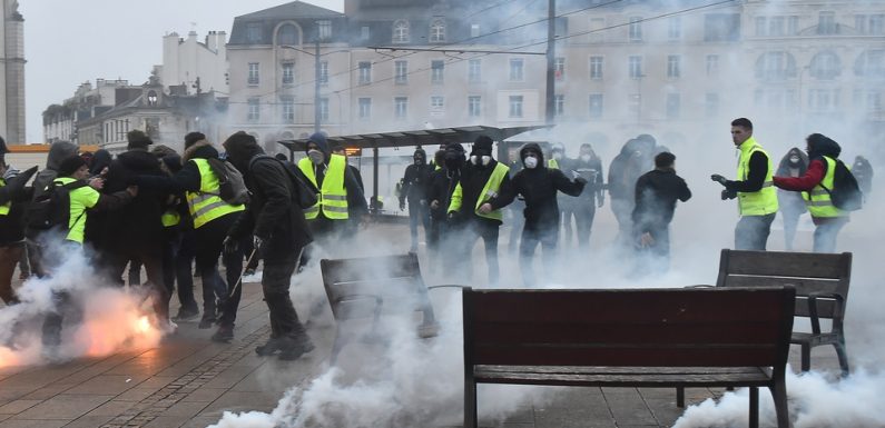 «Gilets jaunes» au Mans: La permanence d’un député saccagée, les locaux de Ouest-France attaqués