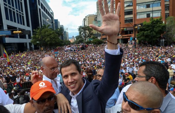 Crise au Venezuela: Un général de l’armée de l’Air fait allégeance à Juan Guaido