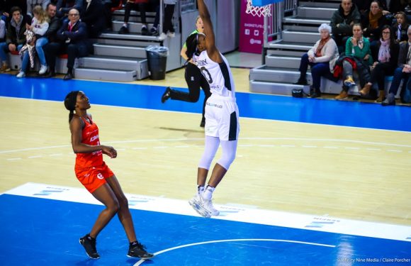 VIDEO. «Les filles aussi peuvent dunker»… A 17 ans, la Lyonnaise Kendra Chery s’envole en plein match de Coupe de France