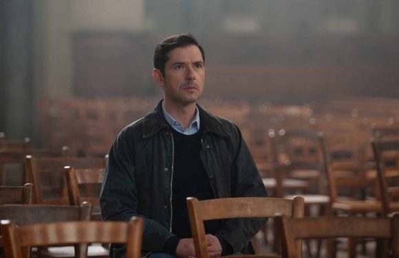 «Grâce à Dieu»: François Ozon assigné pour le report de son film sur un prêtre accusé de pédophilie