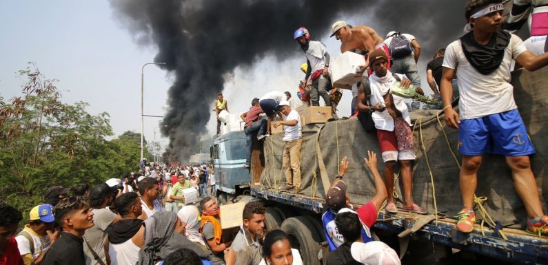 Venezuela: La Colombie fait état de 285 blessés et ordonne le retour des camions d’aide