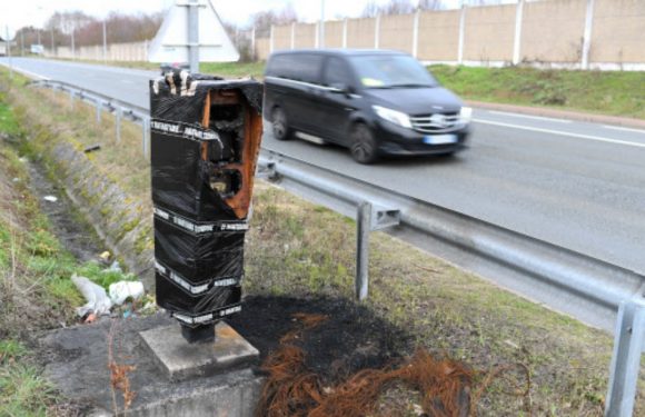 «Gilets jaunes»: Deux hommes soupçonnés d’avoir incendié un radar écroués