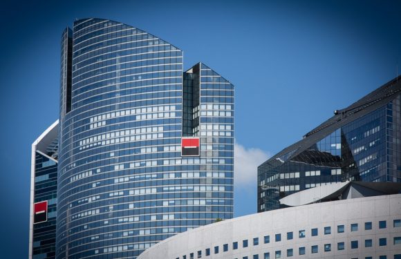 La société générale envisagerait de supprimer 1.500 postes, dont 700 en France