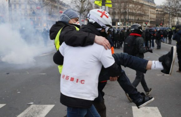 Des gendarmes ont-ils visé des street medics avec du gaz lacrymogène à Metz?