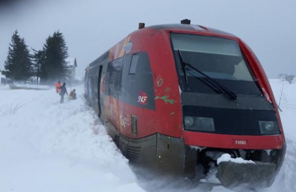 Lozère: Un train déraille à cause de la neige sur les voies