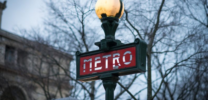 Paris: Un suspect interpellé après avoir grièvement blessé un homme avec un liquide inflammable