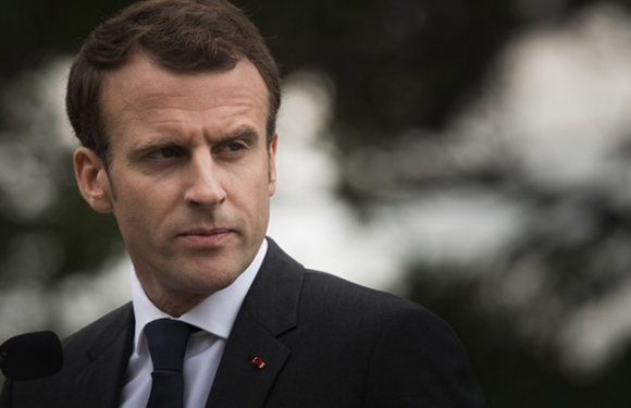 Emmanuel Macron, le journalisme de cour et le contrôle des médias. Par Claude Askolovitch