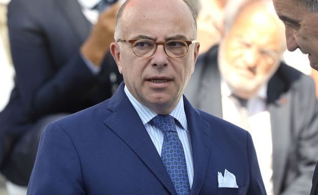 Cazeneuve veut se mettre « au service du collectif » et « être utile »