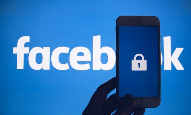 Sur Facebook, certains sujets de conversation sont interdits