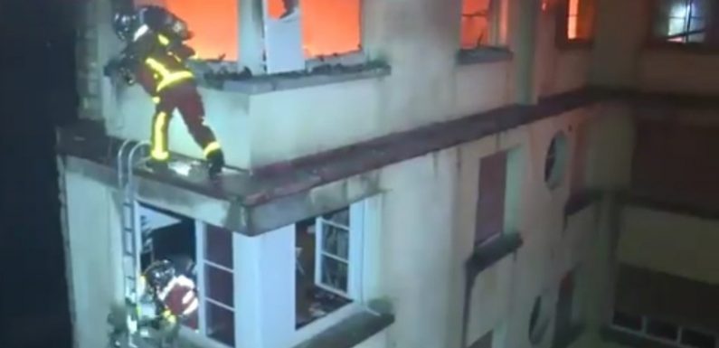 10 morts et 37 blessés dans l’incendie d’un immeuble à Paris. Une femme a été arrêtée