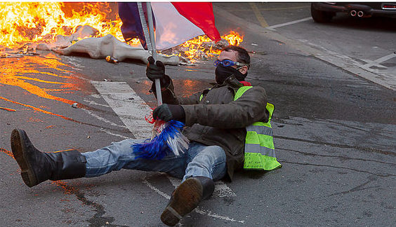 Qui contrôle nos vies ? Des Gilets jaunes le découvrent