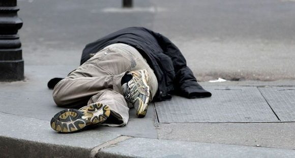 Les « Pics d’or », la cérémonie satirique qui « récompense » les pires dispositifs anti-SDF