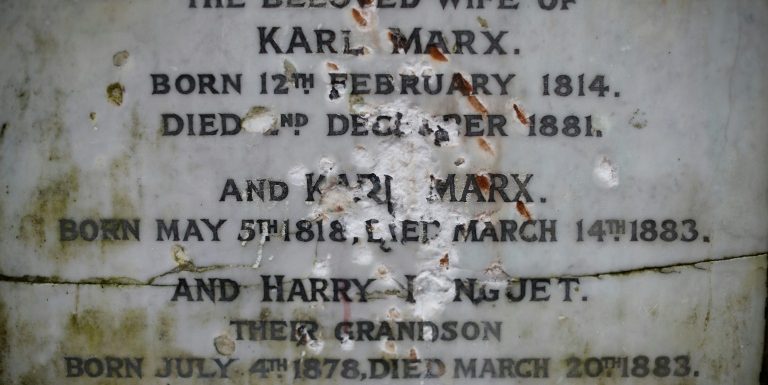 GB: la tombe de Karl Marx vandalisée à Londres