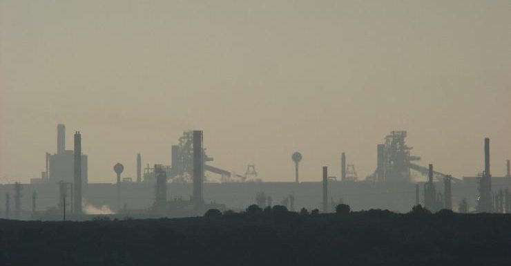 À Fos-sur-Mer, les pollutions d’ArcelorMittal en accusation