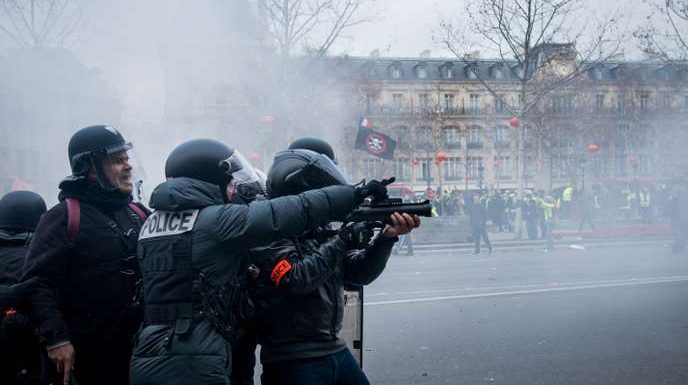 Le Parlement européen condamne l’usage des lanceurs de balles de défense par les forces de l’ordre
