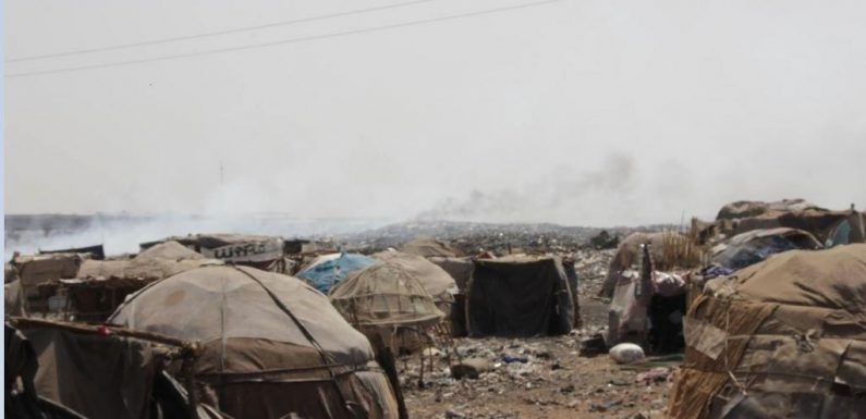 Un camp de déplacés peuls en plein sur une décharge : « comment ça peut exister à Bamako ? »