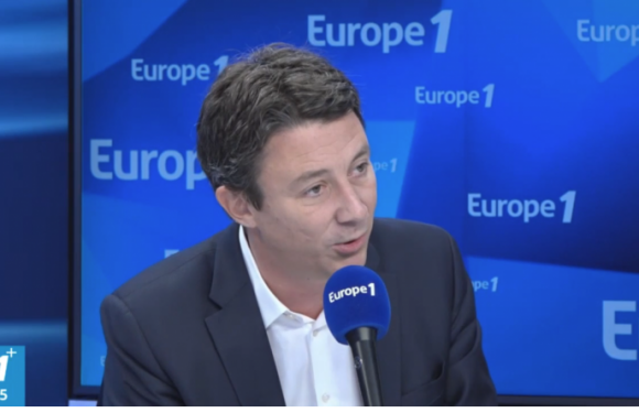 Indépendance de la justice : Griveaux accuse les médias de nourrir le complotisme
