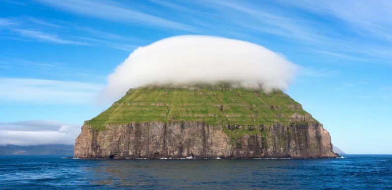 Ce petit îlot des Féroé possède son propre nuage