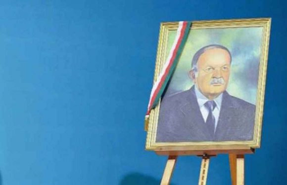 Bouteflika rempile, l’Algérie sidérée