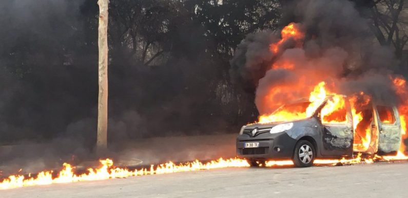 Les Black Blocs pourrissent les manifestations des gilets jaunes